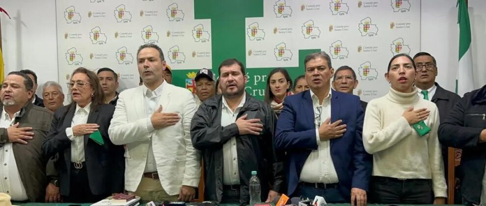 Representantes del Comité pro Santa Cruz