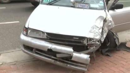 El choque dejó un saldo de tres vehículos livianos con daños materiales