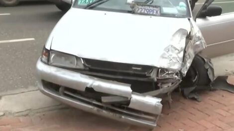 El choque dejó un saldo de tres vehículos livianos con daños materiales