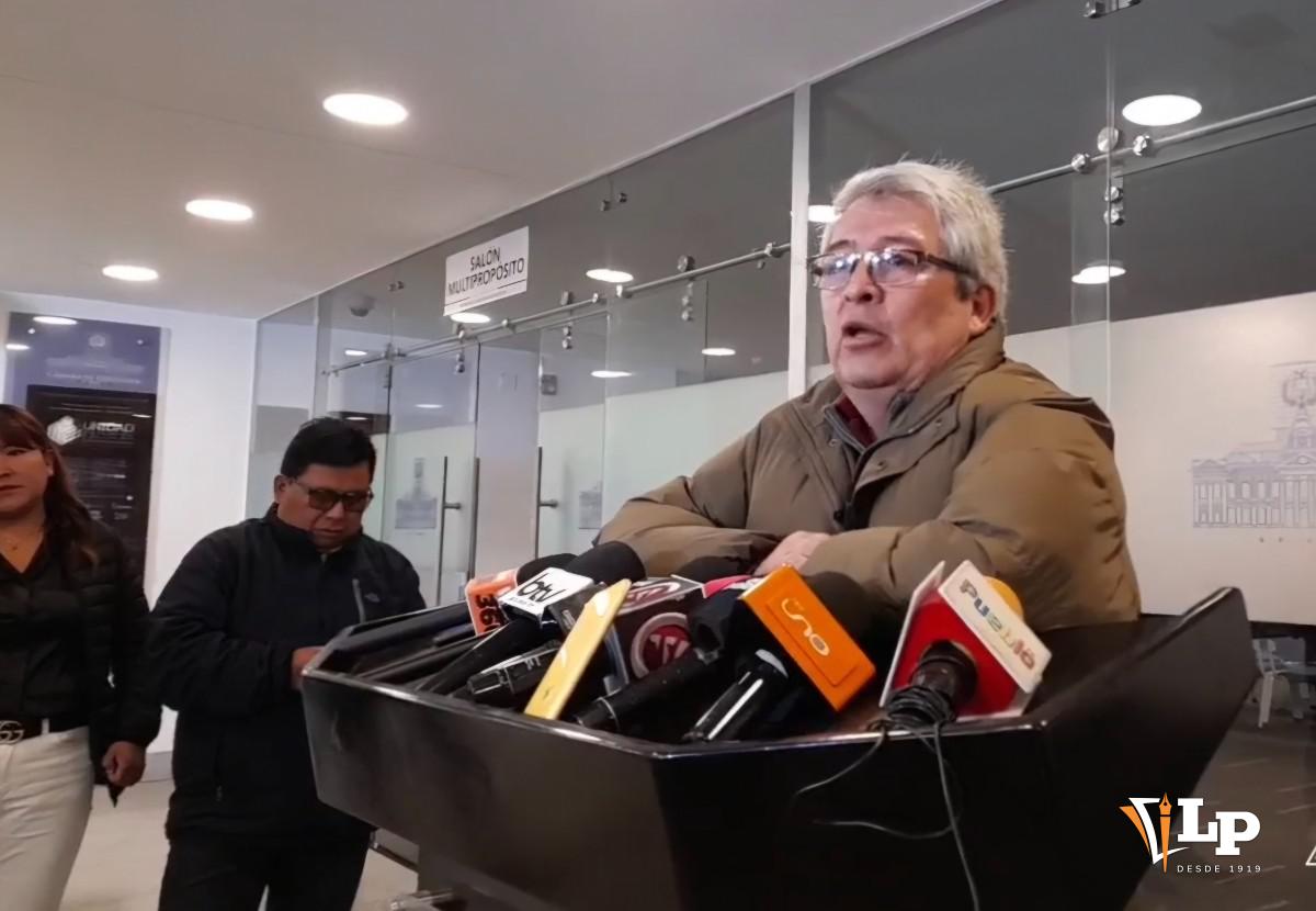 El diputado Maldonado en conferencia de prensa