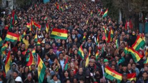 Centenares de personas colmaron las principales avenidas de La Paz