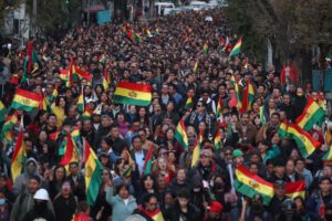 Centenares de personas colmaron las principales avenidas de La Paz