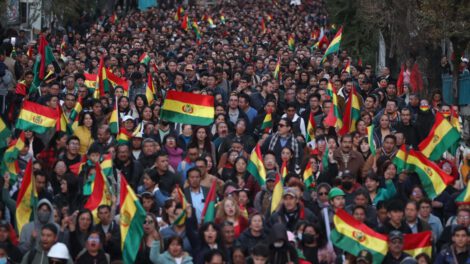 Centenares de personas colmaron las principales avenidas de La Paz