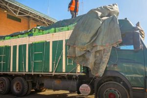 El camión comisado en el Recinto Aduanero Pasto Grande