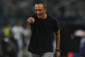Bolívar tiene nuevo entrenador, Restrepo dirigirá a Bolívar el resto de este año, debutará el 27 de mayo en Copa Libertadores