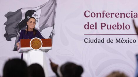 La mandataria de México Claudia Sheinbaum hablando durante una rueda de prensa