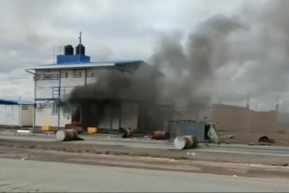 Oficinas de Achica Arriba fueron quemadas