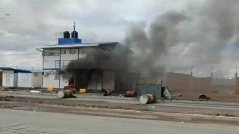 Oficinas de Achica Arriba fueron quemadas