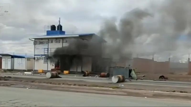 Oficinas de Achica Arriba fueron quemadas