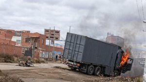 Un video captó el motorizado en llamas