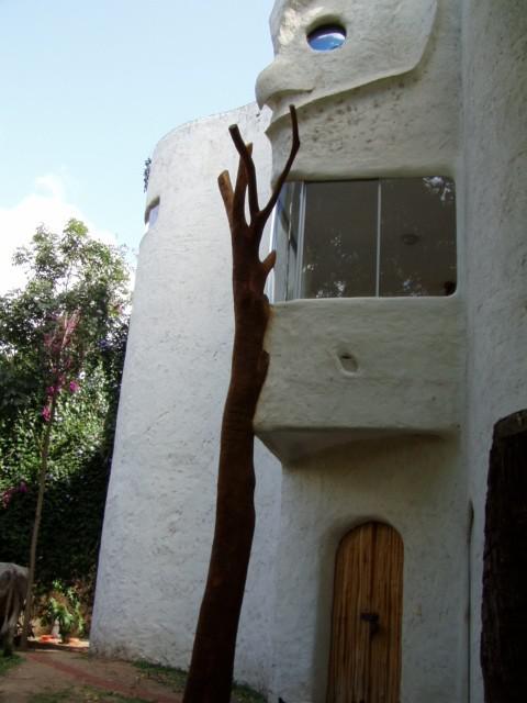 escultura casa búho