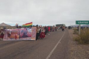 marcha de comunarios de Salinas