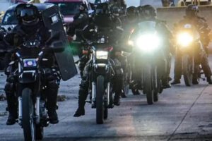 Policias en sus motocicletas