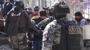 Policía de élite resguarda el Teleférico Morado