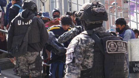 Policía de élite resguarda el Teleférico Morado