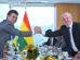 El presidente de Brasil, Luiz Inácio Lula da Silva (d) , junto al Presidente de Bolivia, Rodrigo Paz (i)
