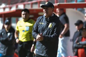 División Profesional, Club The Strongest, Sixto Vizuete entrenador de The Strongest