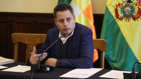 La comisión busca encaminar una salida a la crisis social y política que atraviesa el país