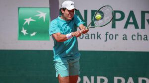 Roland Garros, Juan Carlos Prado tenista boliviano, Eliminado del torneo después de cuatro horas de juego