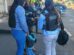 Una mujer que iba acompañada de su hijo sufrió el robo de su teléfono móvil a bordo de un microbús
