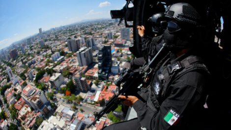 Integrantes del escuadrón Titán de la Secretaría de Seguridad