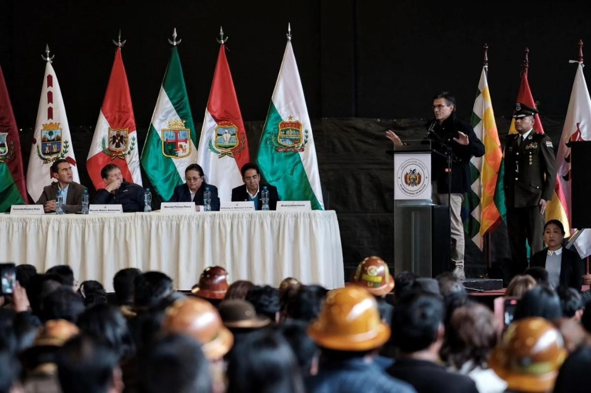 Vista general de la inauguración del Consejo Económico y Social, encabezada por el presidente Paz