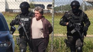 Gerson Palermo (c), considerado uno de los narcotraficantes más buscados en Brasil