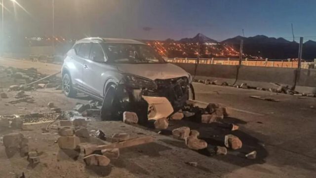 Como consecuencia del impacto, el vehículo sufrió daños materiales de consideración