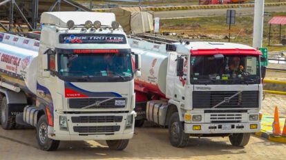 YPFB garantizó el abastecimiento de 336.000 litros de gasolina para las provincias paceñas