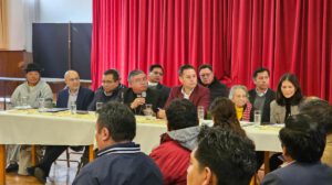 El encuentro se desarrolló cerca de las 14:30 horas en las instalaciones de la Iglesia Episcopal