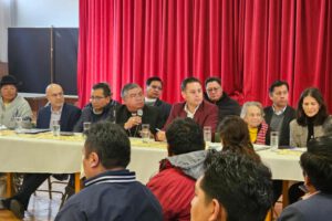 El encuentro se desarrolló cerca de las 14:30 horas en las instalaciones de la Iglesia Episcopal