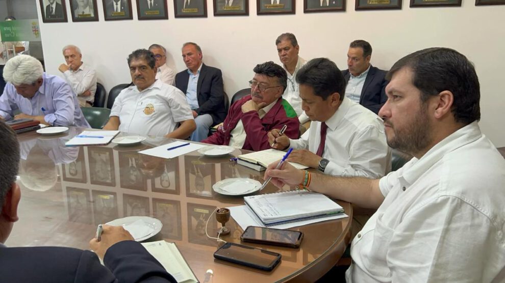 Representantes del Movimiento Cívico Nacional