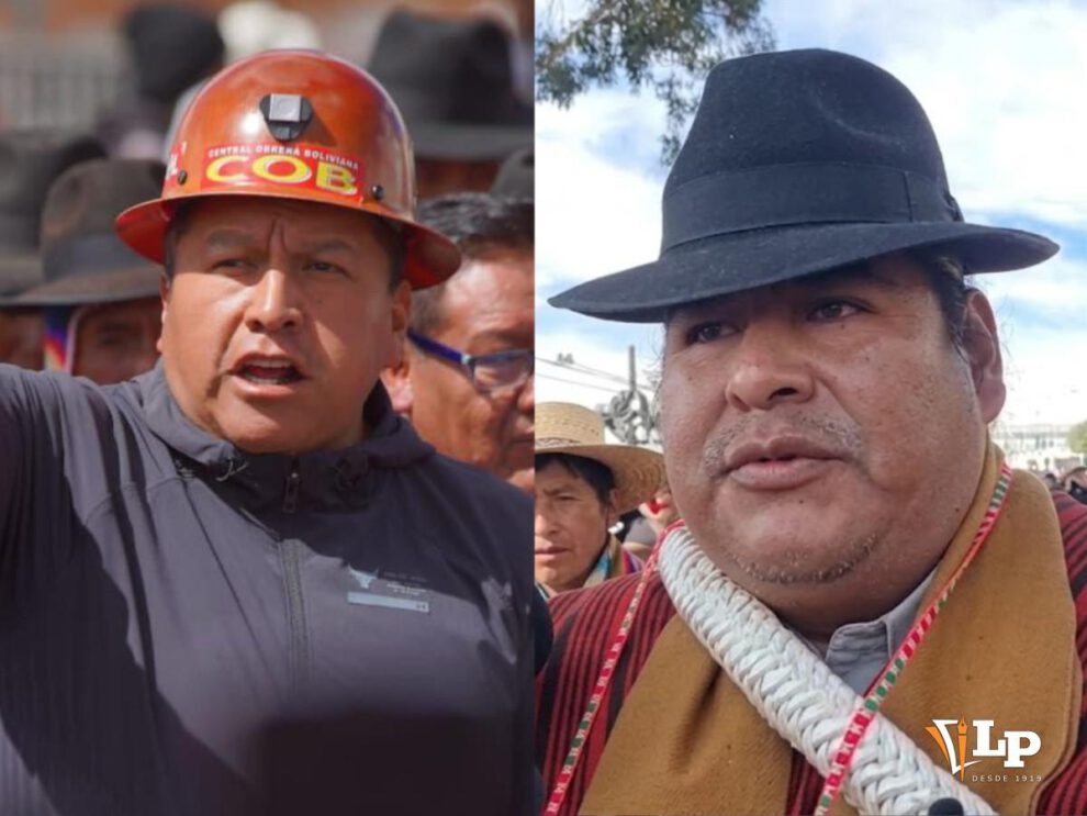 Mario Argollo,(i) ejecutivo de la Central Obrera Boliviana (COB)y Vicente Salazar, dirigente de la Federación de Campesinos Túpac Katari(d)