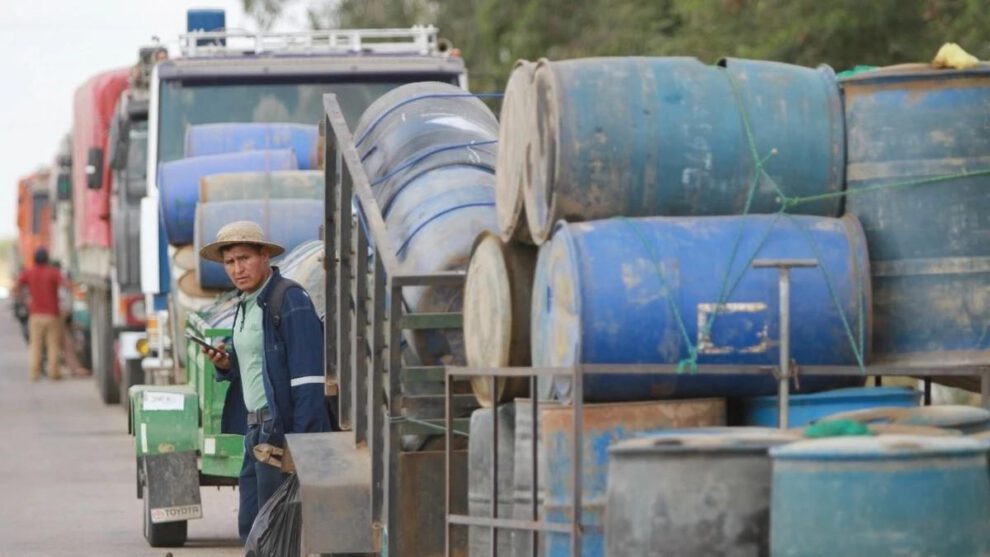 En Pando, el carburante ingresará por territorio peruano. Mientras tanto, Beni negocia con empresas brasileñas