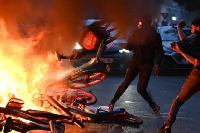Tensiones entre los aficionados del PSG y la policía, tras la victoria del equipo sobre el Arsenal en la final de la Liga de Campeones celebrada en París