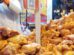 Las largas filas para comprar carne de pollo se han vuelto comunes.