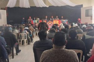 El secretario ejecutivo de la Central Obrera Boliviana, Mario Argollo, quien estaba en la clandestinidad, se integró al ampliado de emergencia