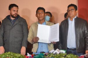 Alanez recibe a ministros en Adepcoca