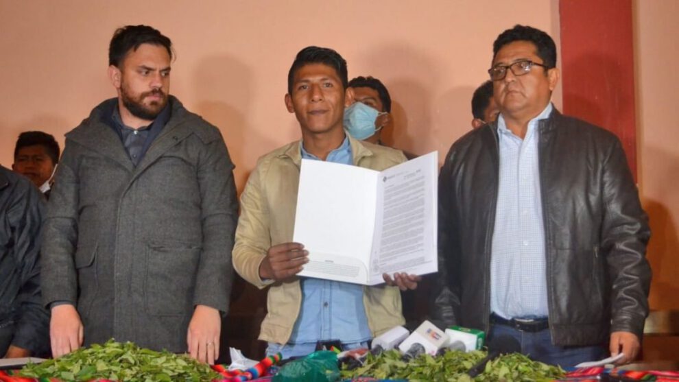 Alanez recibe a ministros en Adepcoca