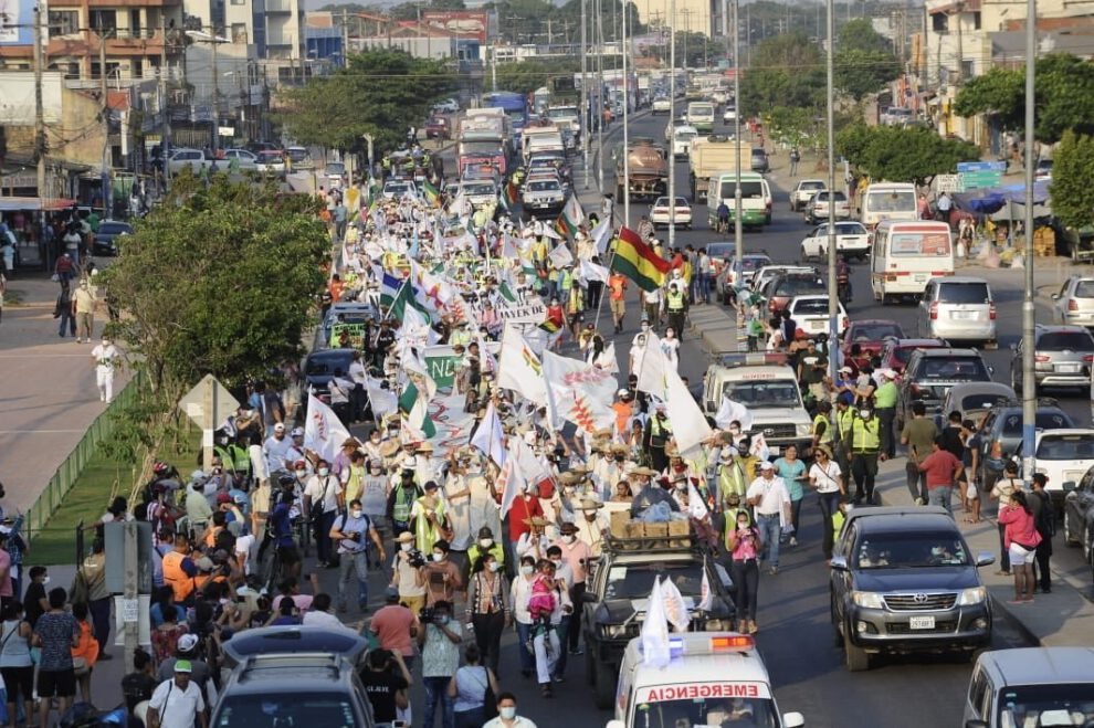 La XI marcha indígena llega al corazón de Santa Cruz