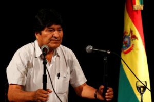 Evo Morales arremete contra la portavoz de la UE