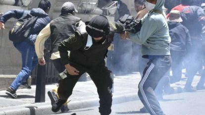 Cocaleros en vigilia en La Paz