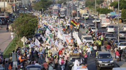 Diálogo con indígenas en Santa Cruz