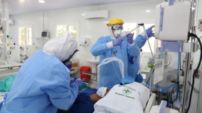 Paciente con coronavirus es atendido en un centro médico de Santa Cruz