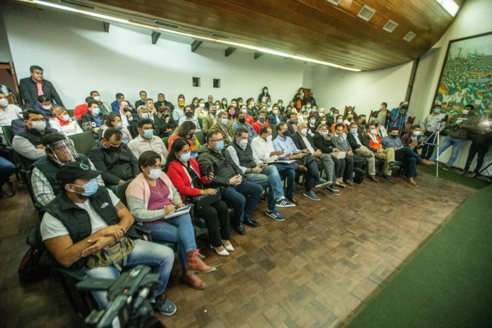 Paro cívico en Bolivia en la Cumbre por la Democracia