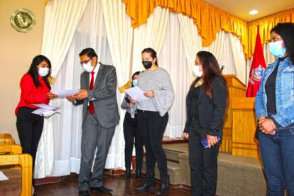 Cámara de Comercio Oruro entrega certificados a emprendedores