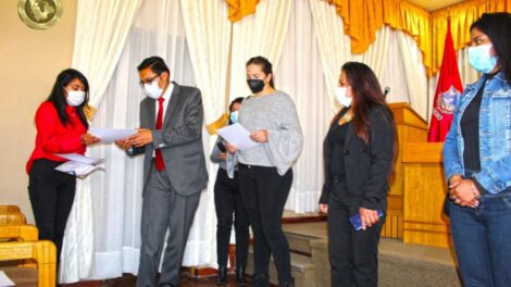 Cámara de Comercio Oruro entrega certificados a emprendedores