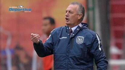 Gustavo Alfaro dirige a la selección ecuatoriana de fútbol