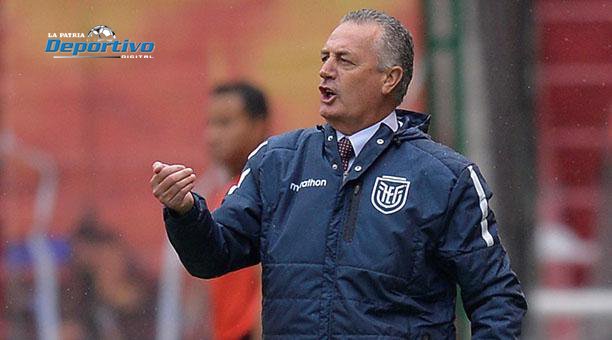 Gustavo Alfaro dirige a la selección ecuatoriana de fútbol