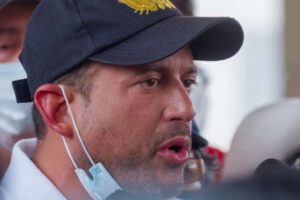 Luis Fernando Camacho en vigilia convocada por Unión Juvenil Cruceñista